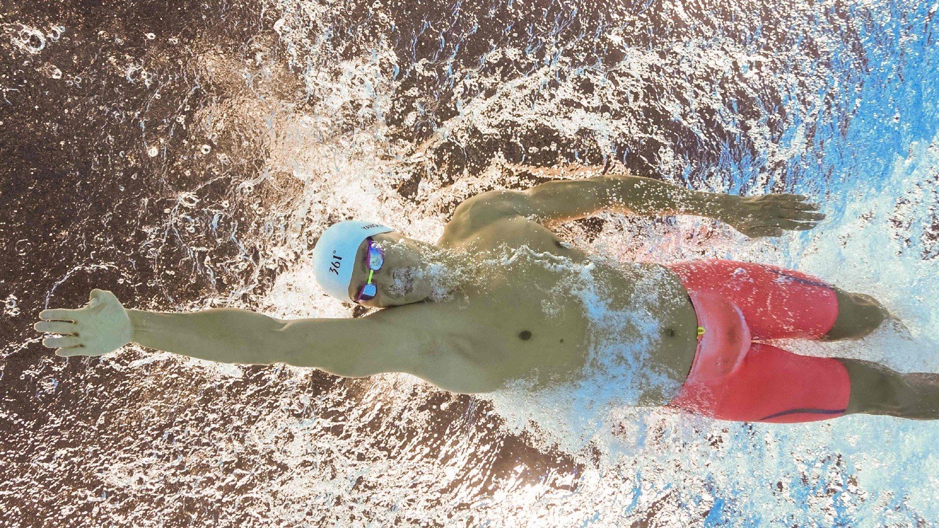 VAR判罚引发巨大争议 关键进球被吹比赛陷入混乱